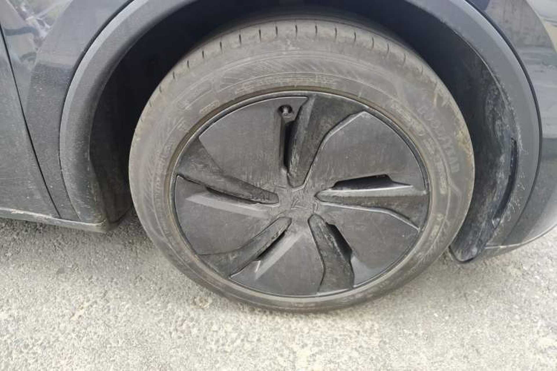 Used Tesla Model Y 2025 Rear-Wheel-Drive Version Right Front Wheel Hub