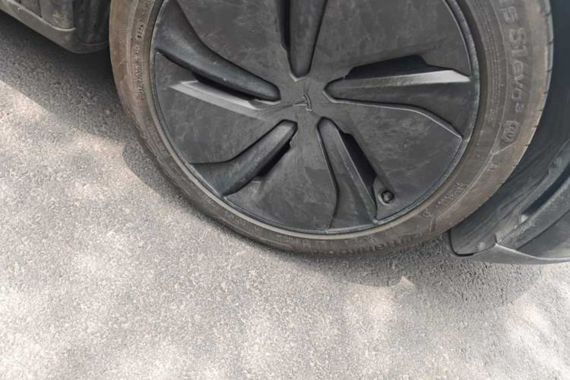 Used Tesla Model Y 2025 Updated Version Long-Range All-Wheel Drive Right Front Wheel Hub