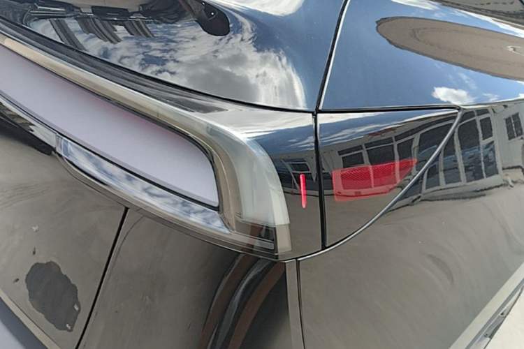 Used Tesla Model Y 2025 Rear-Wheel-Drive Version Right Rear Taillight
