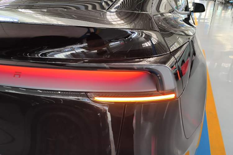 Used Tesla Model Y 2025 Rear-Wheel-Drive Version Right Rear Taillight
