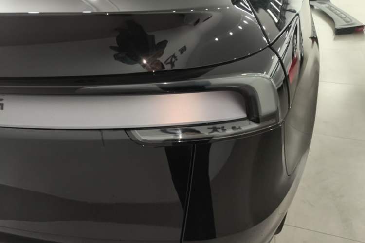 Used Tesla Model Y 2025 Rear-Wheel-Drive Version Right Rear Taillight