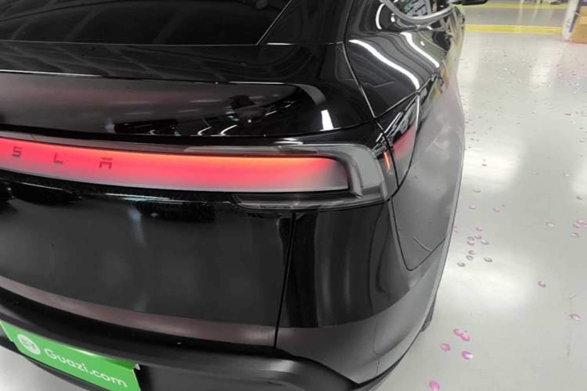 Used Tesla Model Y 2025 Long-Range All-Wheel-Drive Version Right Rear Taillight