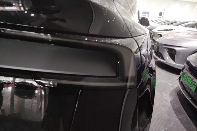 Used Tesla Model Y 2025 Long-Range All-Wheel-Drive Version Right Rear Taillight