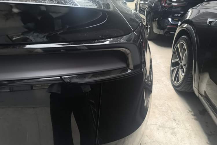 Used Tesla Model Y 2025 Rear-Wheel Drive First Edition Right Rear Taillight