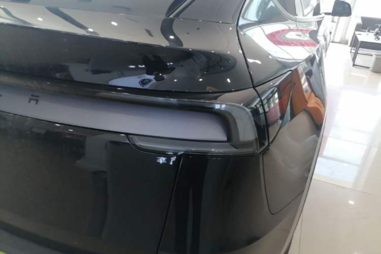 Used Tesla Model Y 2025 Rear-Wheel-Drive Version Right Rear Taillight