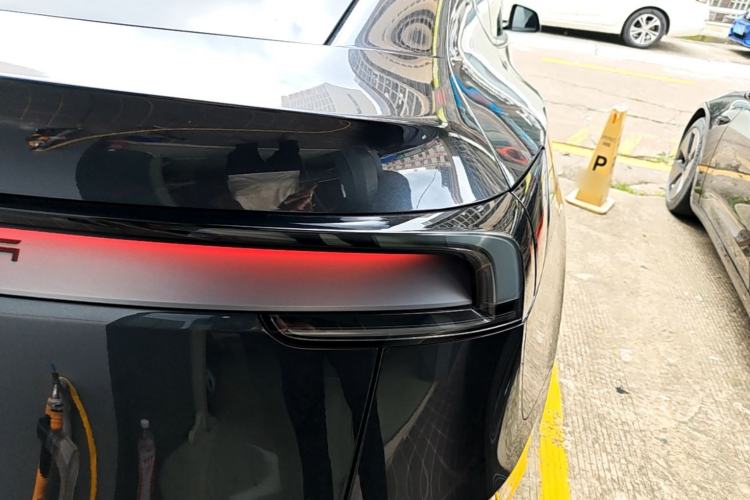 Used Tesla Model Y 2025 Rear-Wheel Drive First Edition Right Rear Taillight
