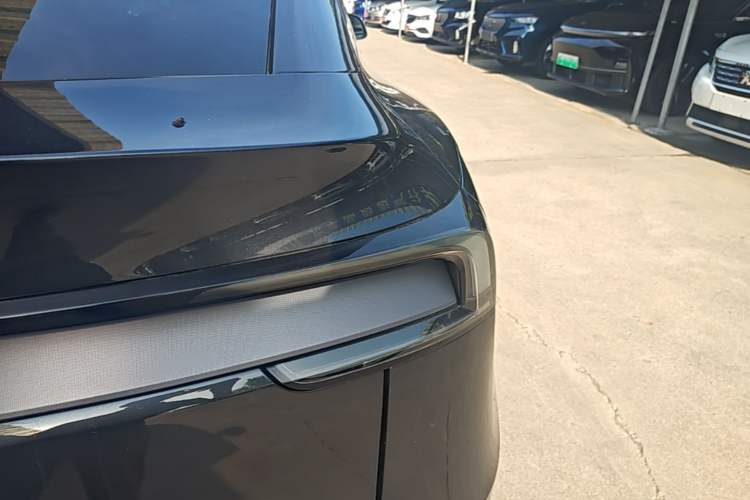 Used Tesla Model Y 2025 Rear-Wheel-Drive Version Right Rear Taillight