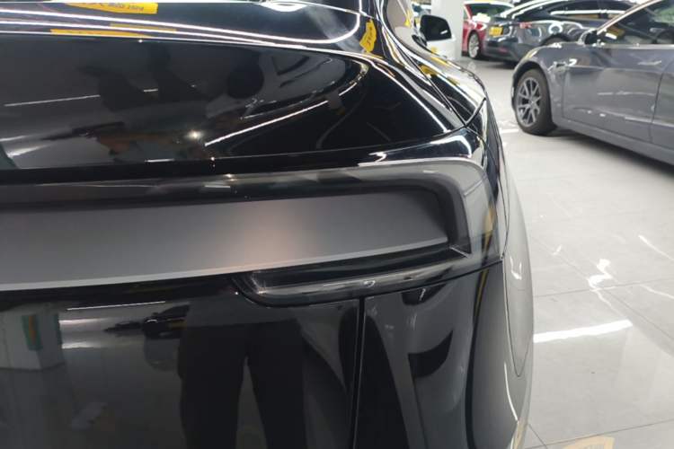 Used Tesla Model Y 2025 Rear-Wheel-Drive Version Right Rear Taillight