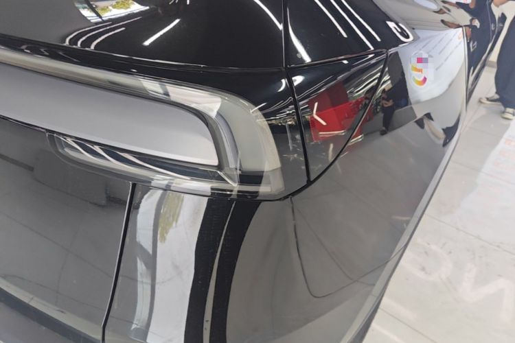 Used Tesla Model Y 2025 Updated Version Long-Range All-Wheel Drive Right Rear Taillight
