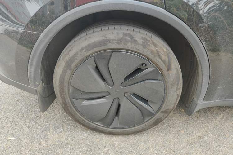 Used Tesla Model Y 2025 Rear-Wheel-Drive Version Right Rear Wheel Hub
