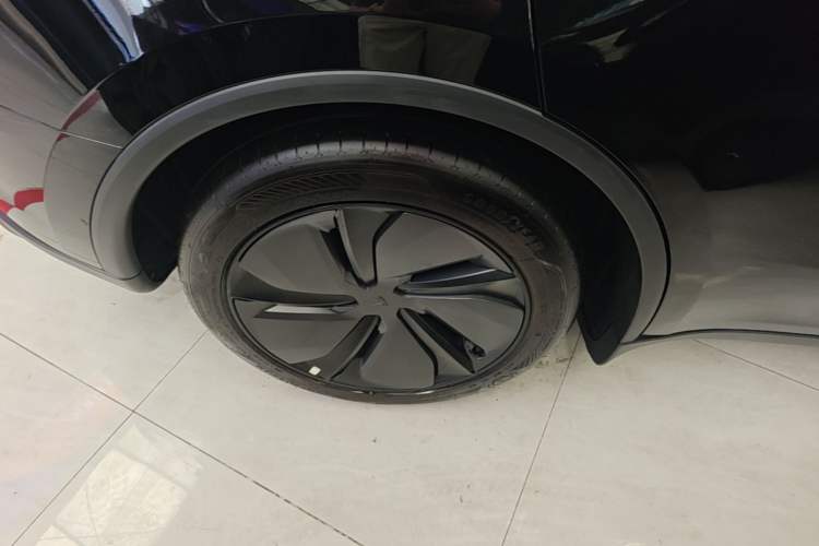 Used Tesla Model Y 2025 Rear-Wheel-Drive Version Right Rear Wheel Hub