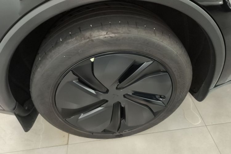 Used Tesla Model Y 2025 Rear-Wheel-Drive Version Right Rear Wheel Hub