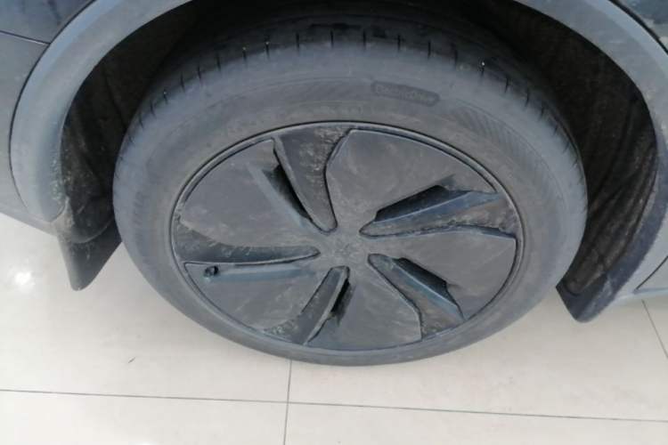 Used Tesla Model Y 2025 Rear-Wheel-Drive Version Right Rear Wheel Hub