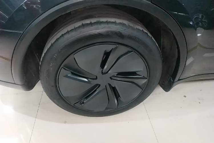 Used Tesla Model Y 2025 Rear-Wheel-Drive Version Right Rear Wheel Hub