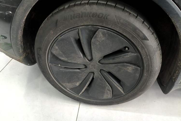 Used Tesla Model Y 2025 Updated Version Long-Range All-Wheel Drive Right Rear Wheel Hub