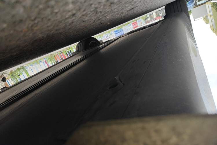 Used Tesla Model Y 2025 Rear-Wheel-Drive Version Right Side Sill