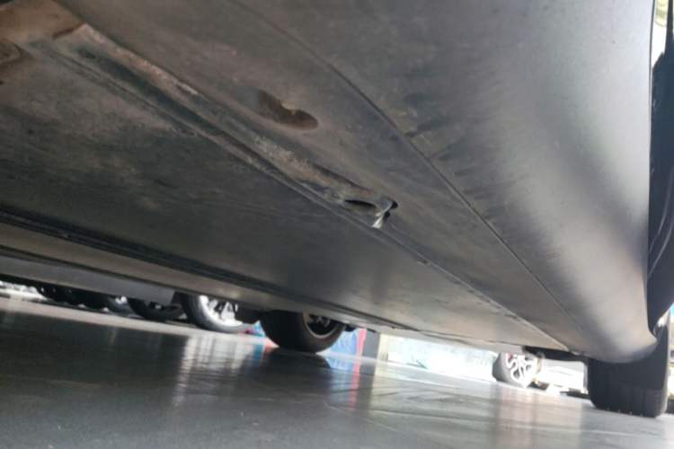 Used Tesla Model Y 2025 Rear-Wheel-Drive Version Right Side Sill