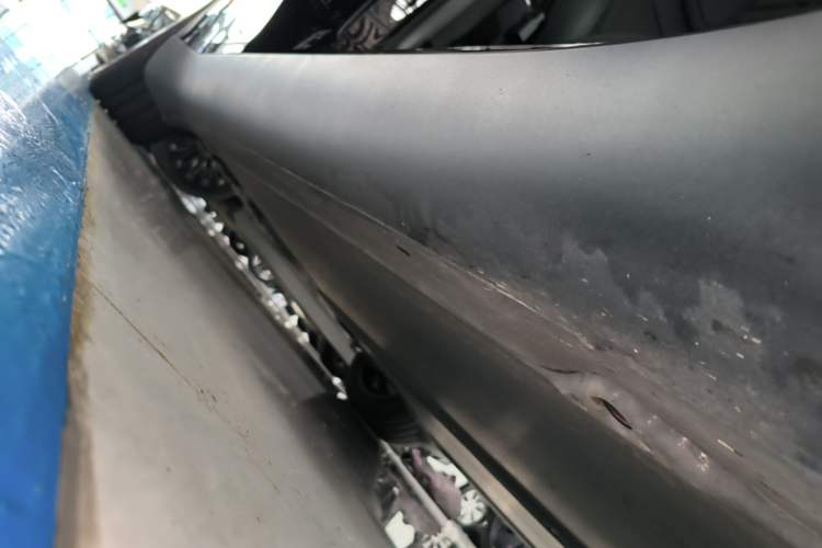 Used Tesla Model Y 2025 Rear-Wheel-Drive Version Right Side Sill
