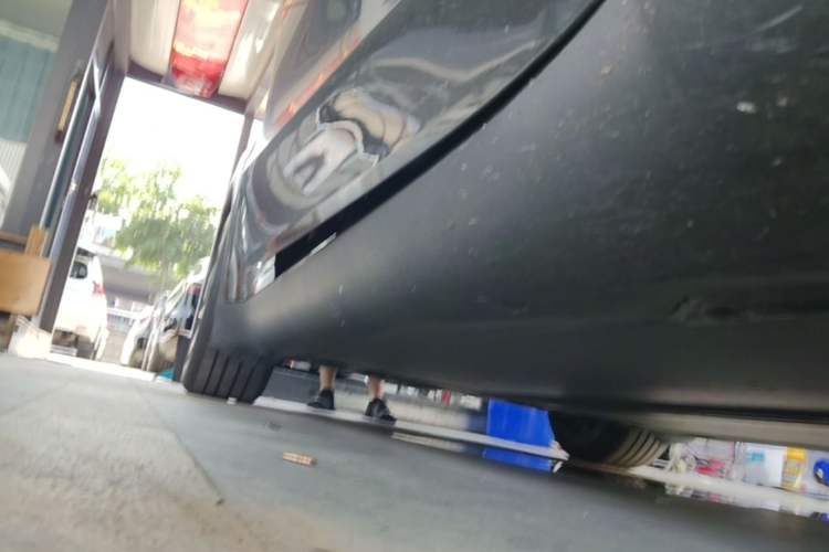 Used Tesla Model Y 2025 Rear-Wheel-Drive Version Right Side Sill