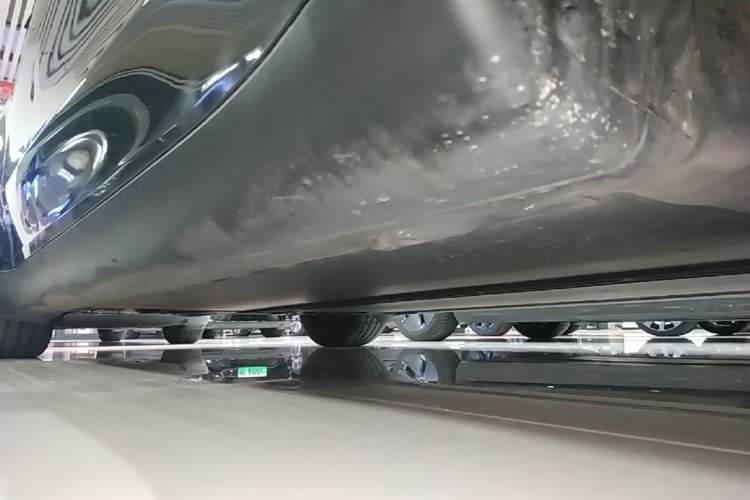 Used Tesla Model Y 2025 Rear-Wheel-Drive Version Right Side Sill