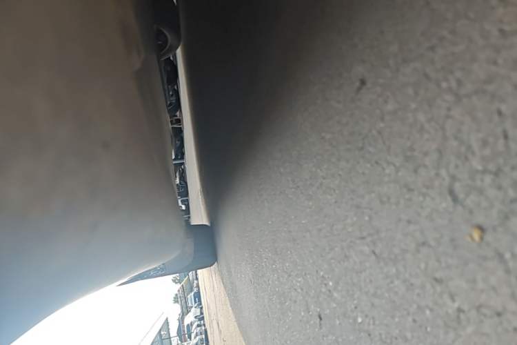 Used Tesla Model Y 2025 Rear-Wheel-Drive Version Right Side Sill