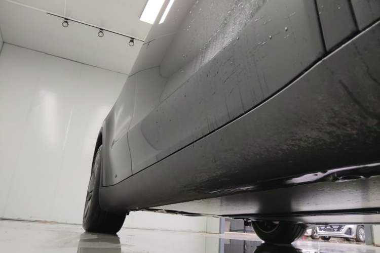 Used Tesla Model Y 2025 Rear-Wheel-Drive Version Right Side Sill
