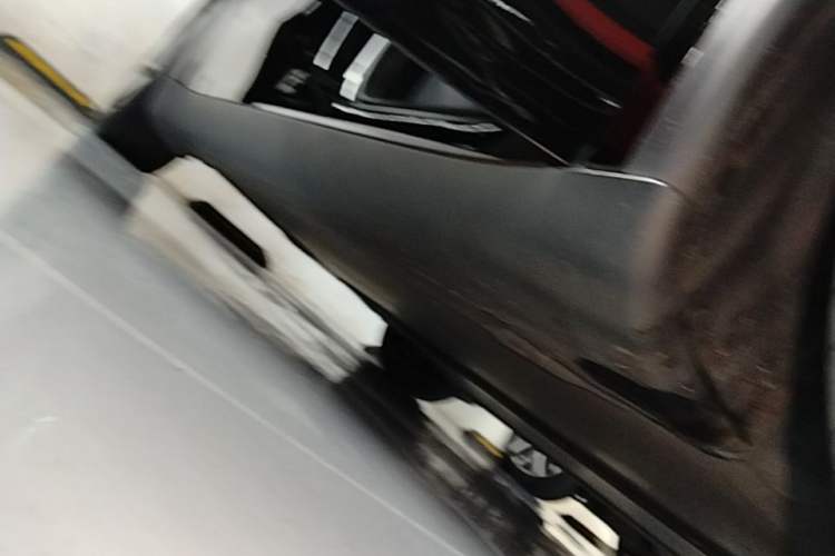 Used Tesla Model Y 2025 Rear-Wheel-Drive Version Right Side Sill