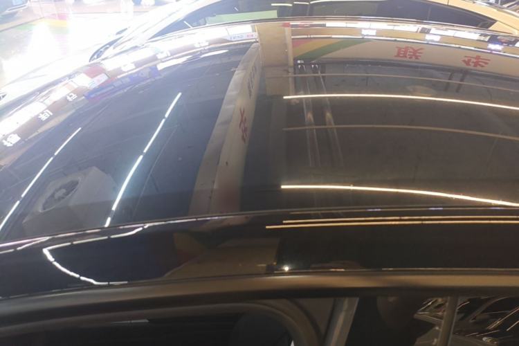 Used Tesla Model Y 2025 Rear-Wheel-Drive Version Roof