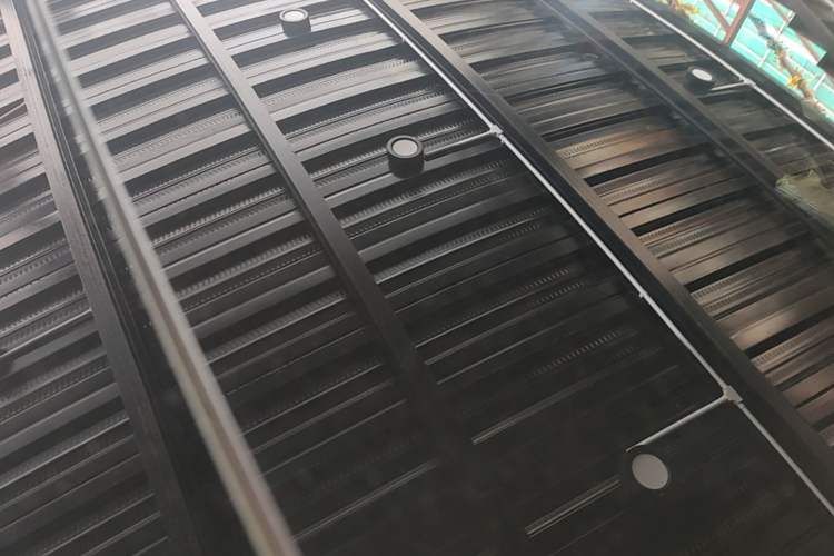 Used Tesla Model Y 2025 Rear-Wheel-Drive Version Roof