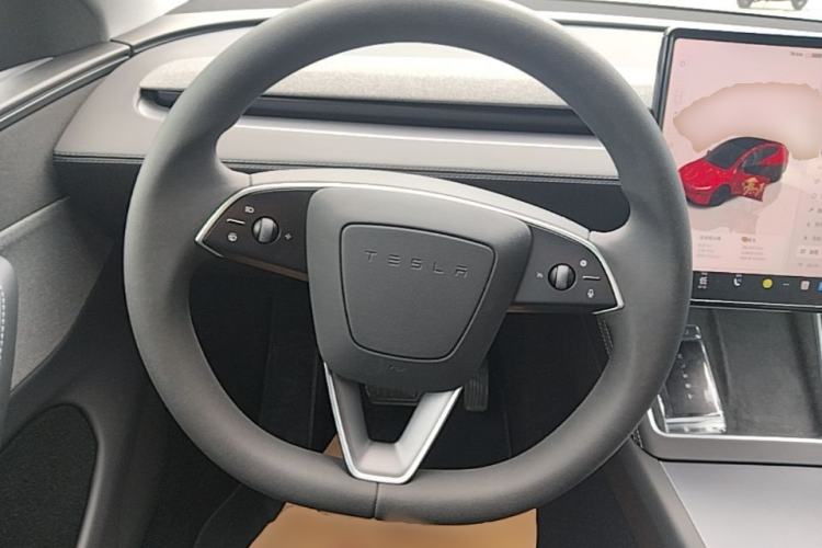 Used Tesla Model Y 2025 Rear-Wheel-Drive Version Steering Wheel