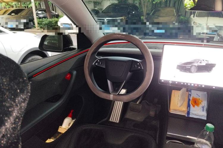 Used Tesla Model Y 2025 Updated Version Long-Range All-Wheel Drive Steering Wheel