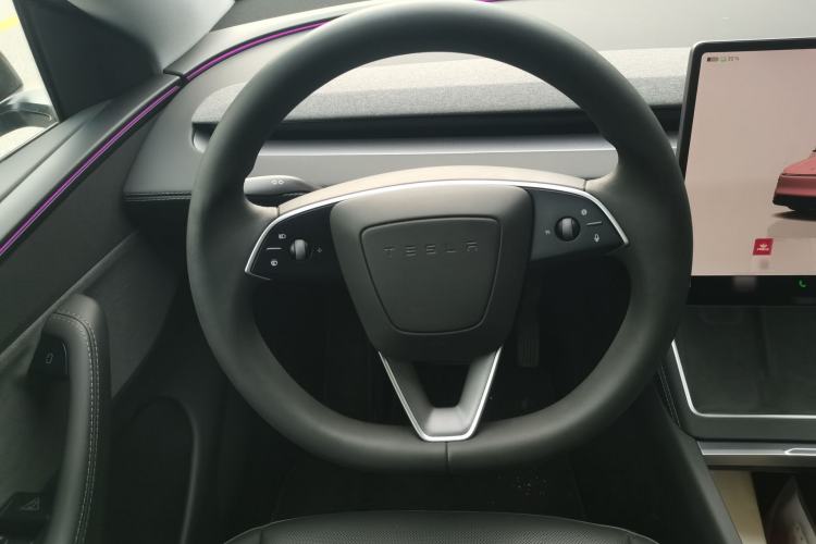 Used Tesla Model Y 2025 Rear-Wheel-Drive Version Steering Wheel