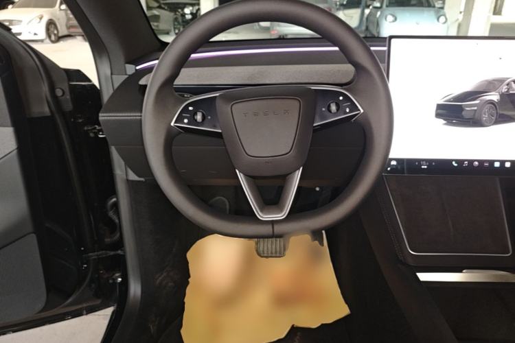Used Tesla Model Y 2025 Rear-Wheel-Drive Version Steering Wheel