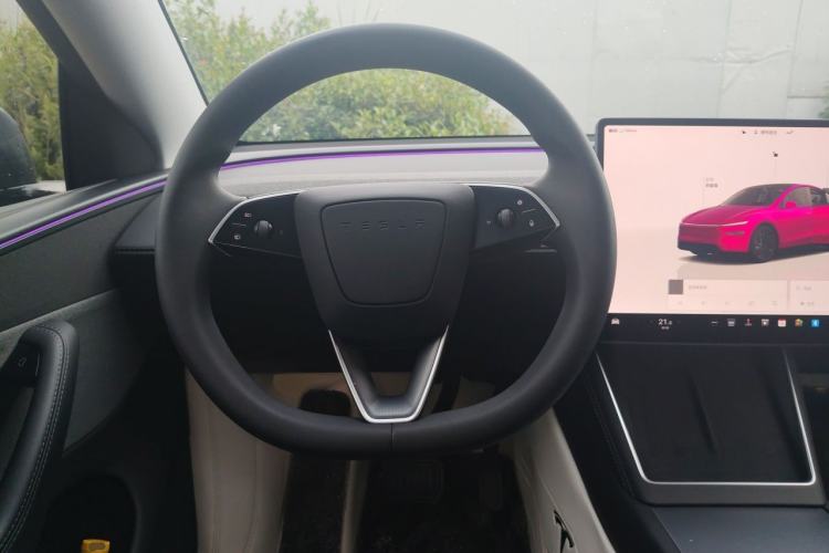 Used Tesla Model Y 2025 Rear-Wheel-Drive Version Steering Wheel