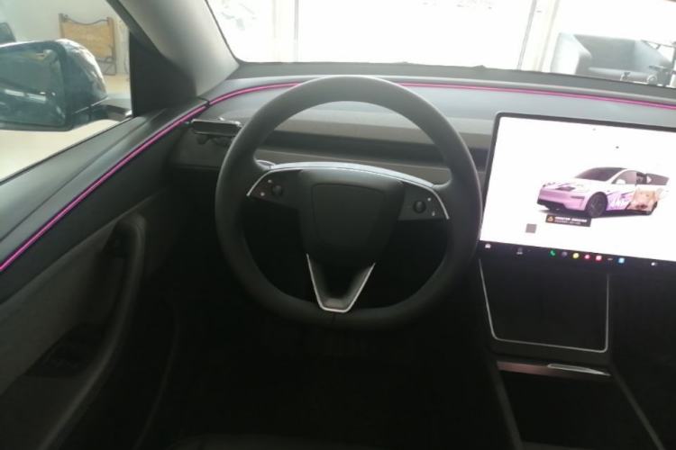 Used Tesla Model Y 2025 Rear-Wheel-Drive Version Steering Wheel