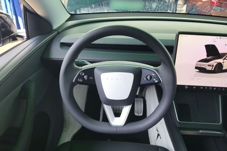 Used Tesla Model Y 2025 Rear-Wheel-Drive Version Steering Wheel