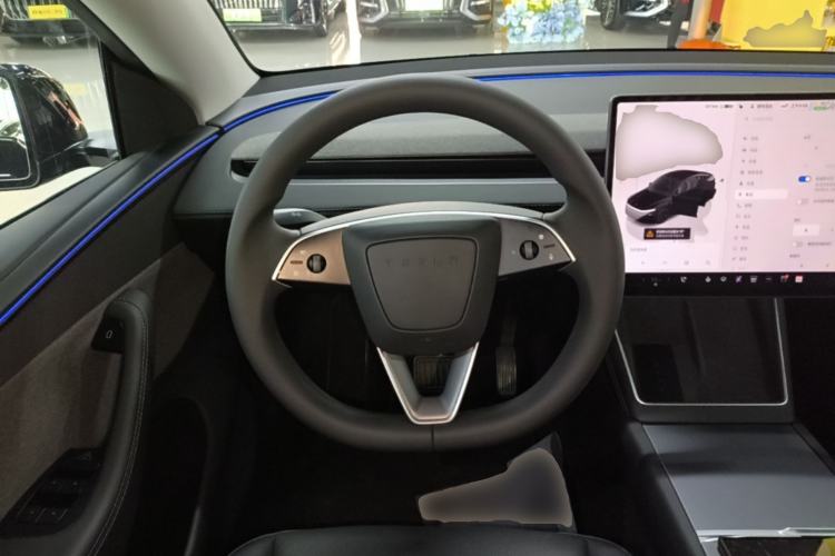 Used Tesla Model Y 2025 Rear-Wheel-Drive Version Steering Wheel