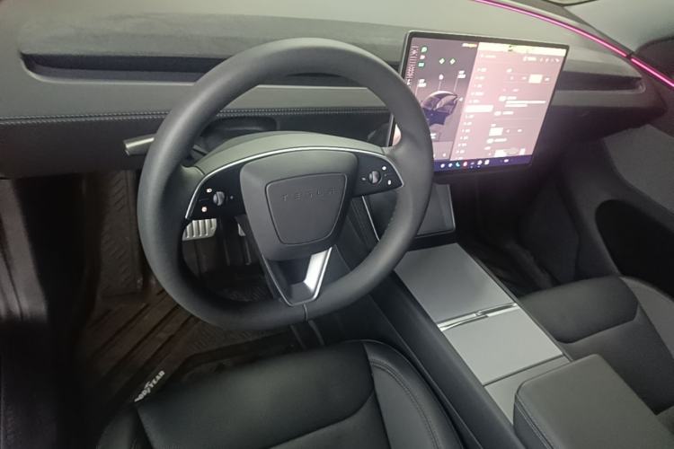 Used Tesla Model Y 2025 Rear-Wheel-Drive Version Steering Wheel