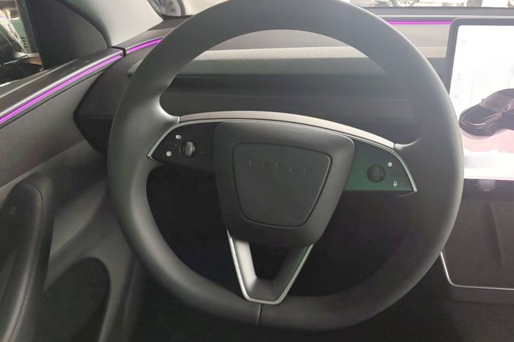 Used Tesla Model Y 2025 Rear-Wheel-Drive Version Steering Wheel