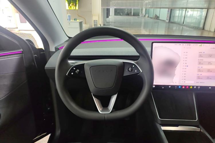 Used Tesla Model Y 2025 Long-Range All-Wheel-Drive Version Steering Wheel