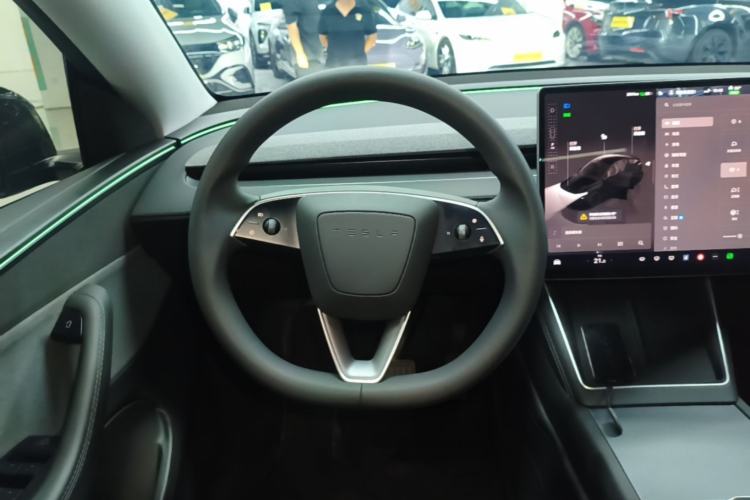 Used Tesla Model Y 2025 Rear-Wheel-Drive Version Steering Wheel