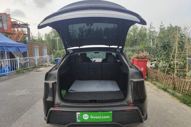 Used Tesla Model Y 2025 Rear-Wheel-Drive Version Trunk