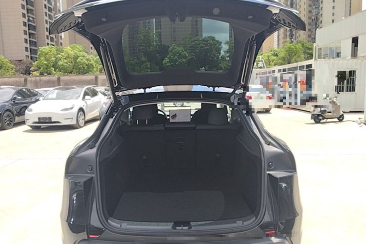 Used Tesla Model Y 2025 Rear-Wheel-Drive Version Trunk