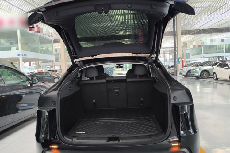 Used Tesla Model Y 2025 Rear-Wheel-Drive Version Trunk