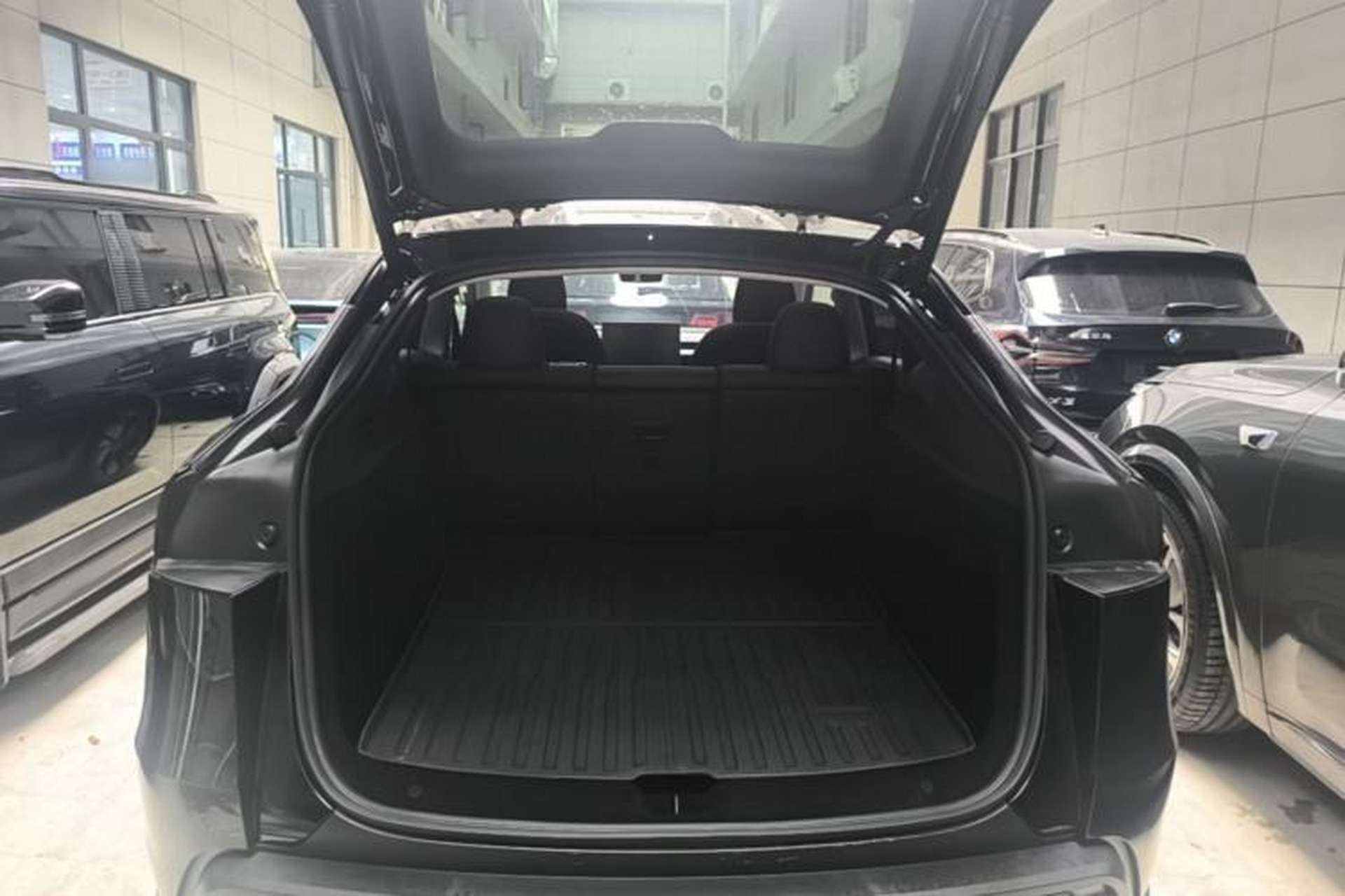Used Tesla Model Y 2025 Rear-Wheel Drive First Edition Trunk