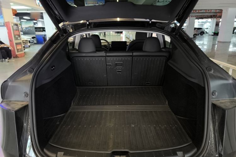 Used Tesla Model Y 2025 Updated Version Long-Range All-Wheel Drive Trunk