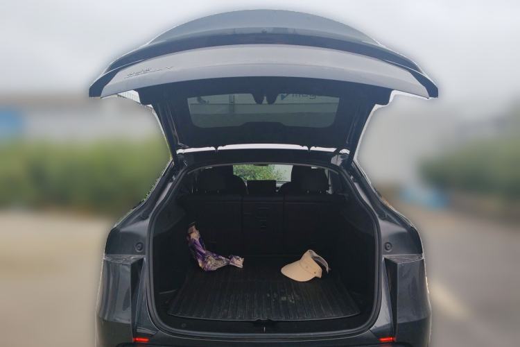 Used Tesla Model Y 2025 Rear-Wheel-Drive Version Trunk