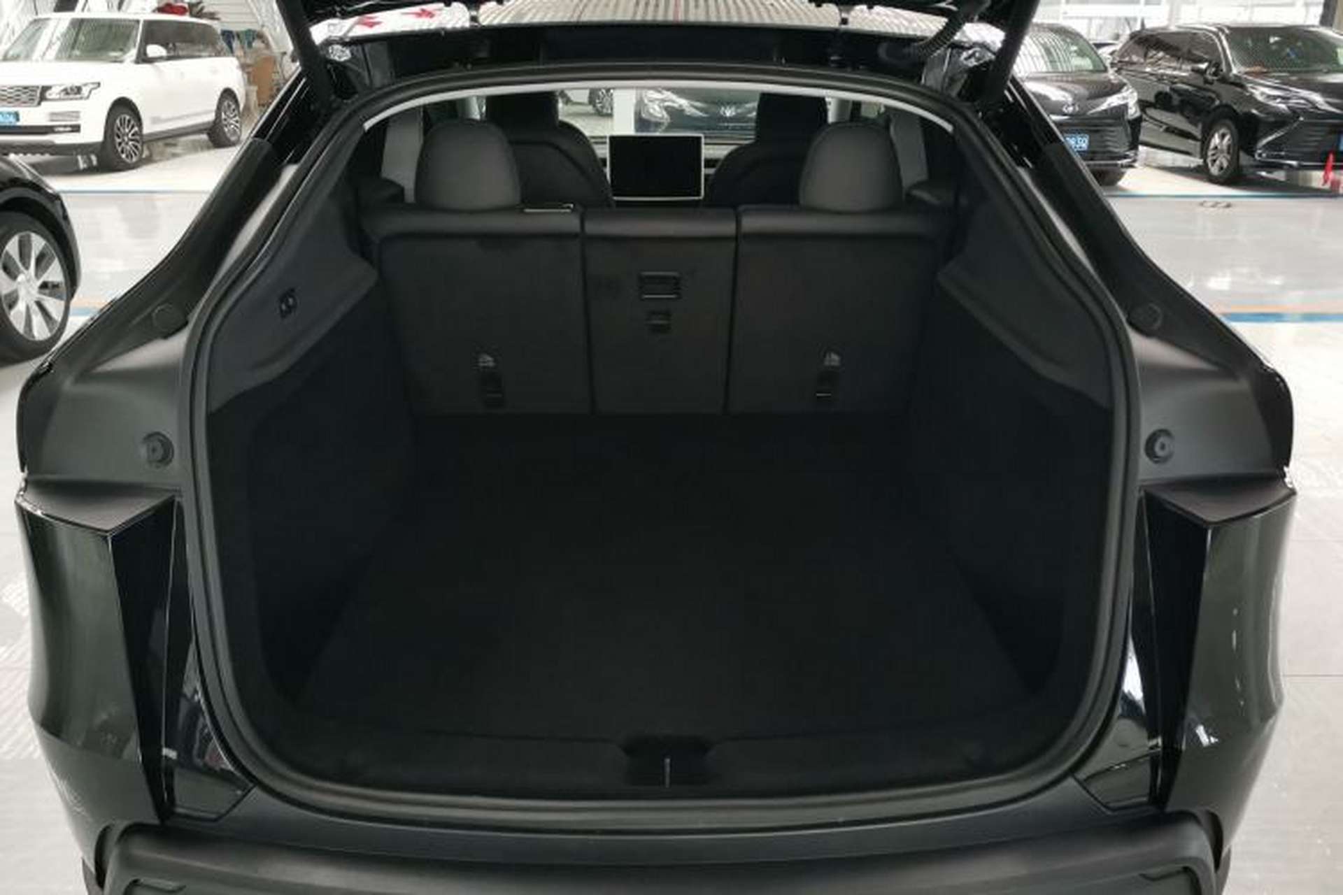 Used Tesla Model Y 2025 Rear-Wheel-Drive Version Trunk