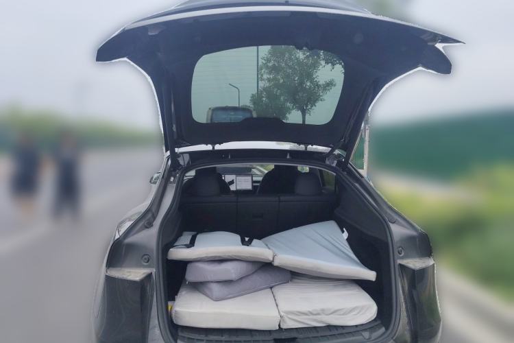 Used Tesla Model Y 2025 Rear-Wheel-Drive Version Trunk