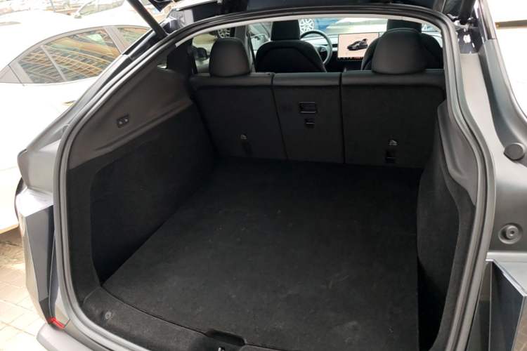 Used Tesla Model Y 2025 Rear-Wheel Drive First Edition Trunk